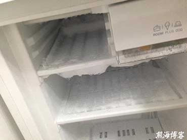 冰箱门没关好冰箱结满了冰